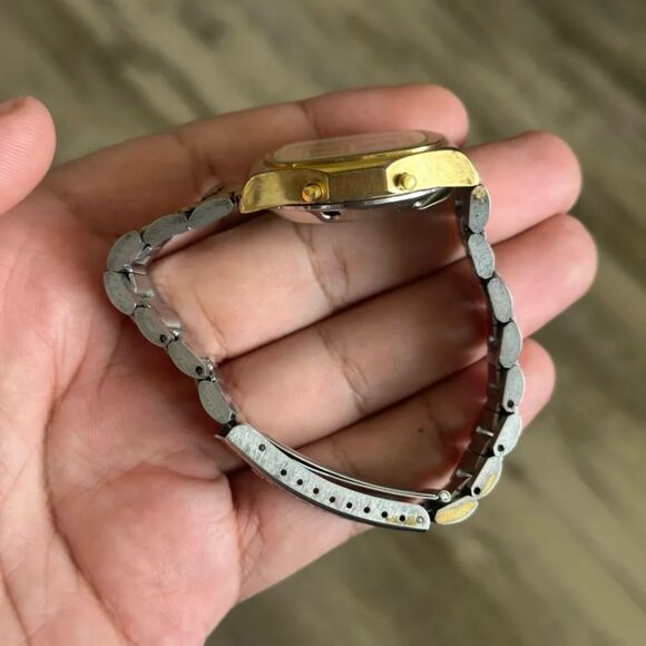 Vintage Longines Alarm Swiss Digital LCD Wrist Watch Rare - Picture 3 of 5